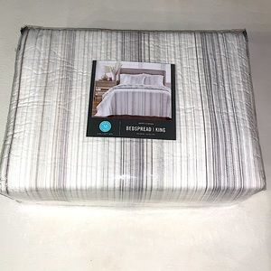 NWT Martha Stewart Collection King Bedspread